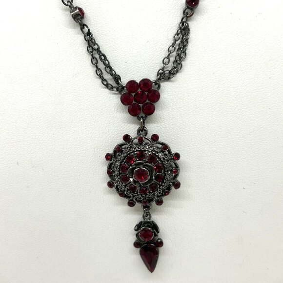 Vintage Vida Red Rhinestone Necklace Gothic Vampire Gun Metal Statement Pendant - Picture 1 of 11